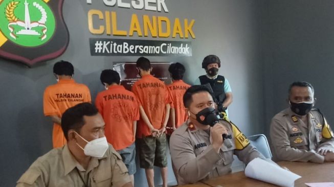 Nyewa Mobil Buat Palak Sopir Truk di Tol, 4 Pemuda di Cilandak Dicokok Polisi