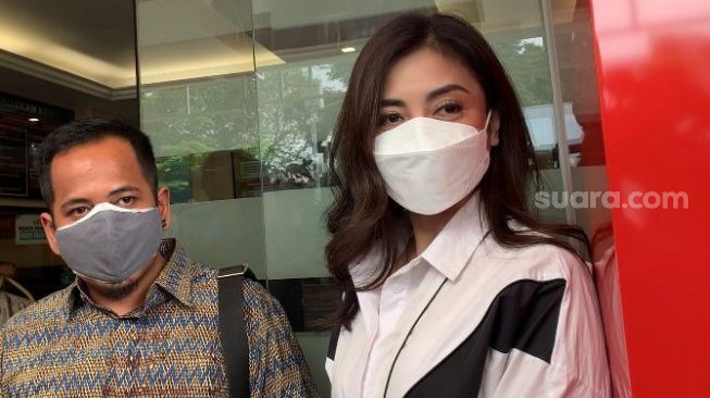 Dituding Jonathan Frizzy Bawa Kabur Anak di RS, Dhena Devanka: Tagihannya Saya yang Bayar