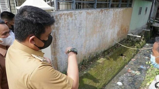 Benahi Infrastruktur, Bobby Genjot Perbaikan Jalan Dan Drainase