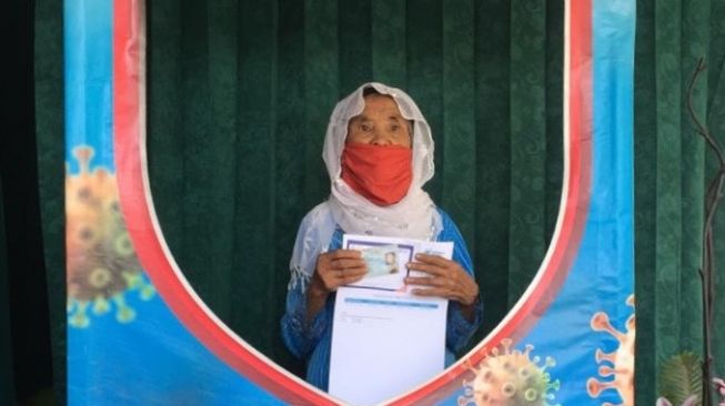 Kisah Mbah Joanah, Lansia Tertua di Kota Tegal yang Semangat Divaksin Covid-19 2 Dosis