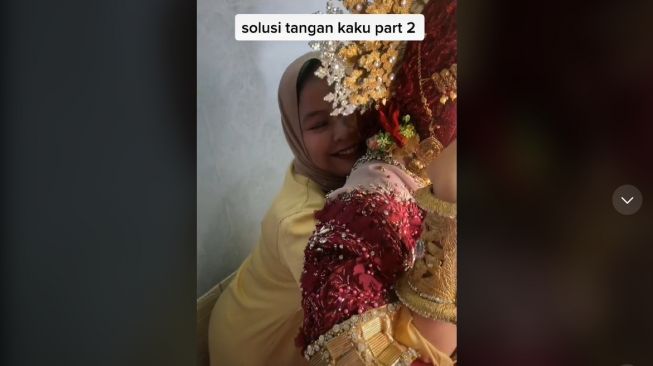 Tangan Pengantin Kaku Saat Difoto, MUA Lakukan Hal ini (TikTok)