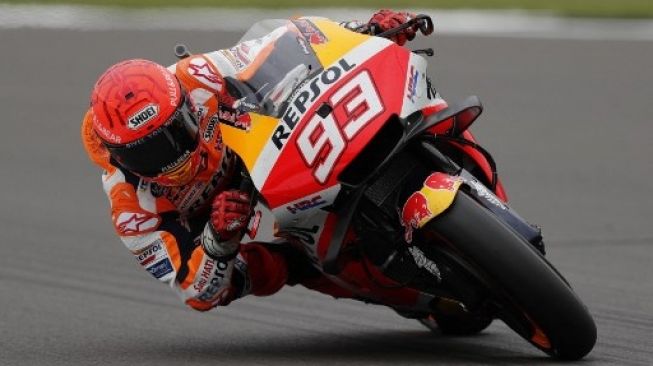 Mata Marc Marquez Sempat Kemasukan Pasir Usai Kecelakaan di FP1 MotoGP Inggris