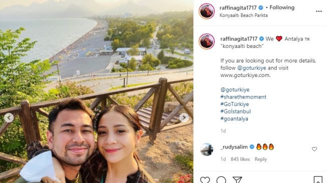 Potret liburan Raffi Ahmad dan Nagita Slavina ke Turki. [Instagram/raffinagita1717]