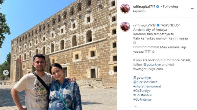 Potret liburan Raffi Ahmad dan Nagita Slavina ke Turki. [Instagram/raffinagita1717]