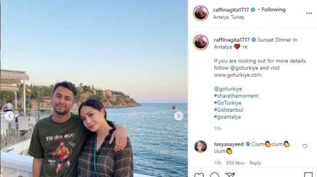 Potret liburan Raffi Ahmad dan Nagita Slavina ke Turki. [Instagram/raffinagita1717]