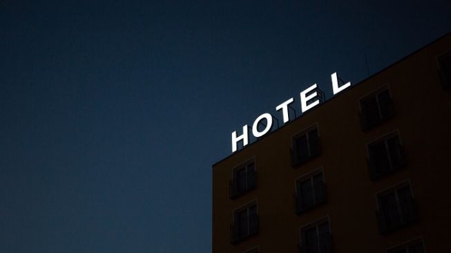 Ilustrasi hotel, penginapan. (Unsplash/Marten Bjork)