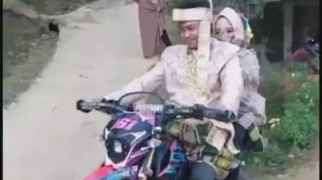 Meski Terkena Longsor, Seorang Pria di Enrekang Tetap Halalkan Sang Kekasih
