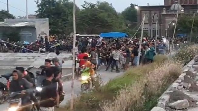 Viral Video Tawuran Pemuda saat Sandekala di Mojokerto, 3 Pemuda Diamankan