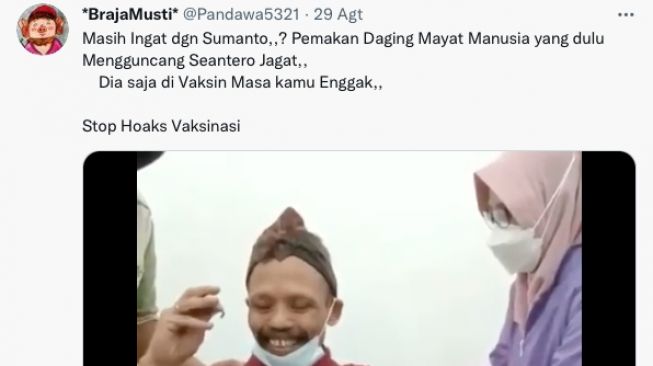 Unggahan Sumanto saat divaksin. [Twitter/@Pandawa5321]