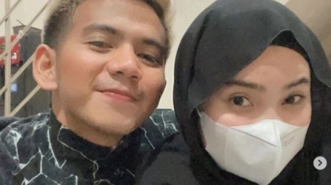 Potret kebersamaan Ridho DA dan Syifa. (Instagram/sugiarti4716)