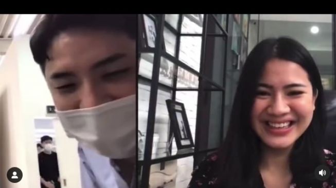 Felicya Angelista sangat bahagia bisa video call dengan Song Joong Ki. [Instagram]