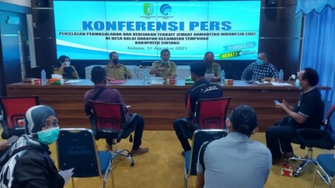 Pemerintah Hentikan Aktivitas Jemaat Ahmadiyah Indonesia di Kalimantan Barat