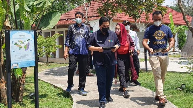Menteri Badan Usaha Milik Negara (BUMN) Erick Thohir berkunjung ke Peace Village Yogyakarta, Selasa (31/8/2021). - (SuaraJogja.id/Hiskia Andika)