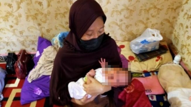 Kisah Bayi Usia 21 Hari Selamat dari Kebakaran, Rumah Habis Dilalap Api