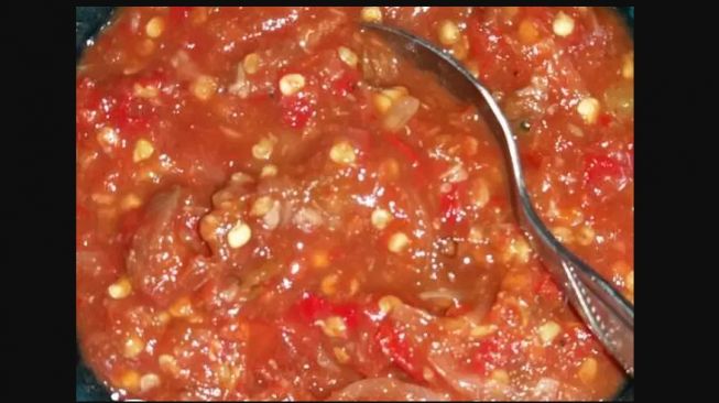 Gampang Dibuat! Resep Sambal Setan Ala Anak Kost, Cocok Buat Penyuka Pedas