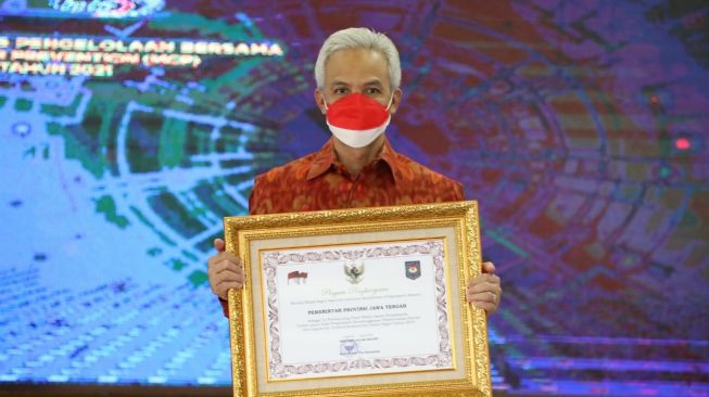 Jateng Raih Penghargaan Tepat Waktu TLHP Penyelenggaraan Pemerintah Daerah