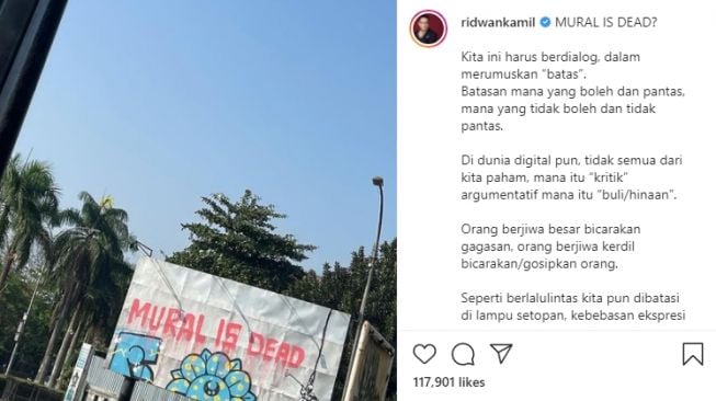 Coretan 'Mural is Dead'. (Instagram/ridwankamil)