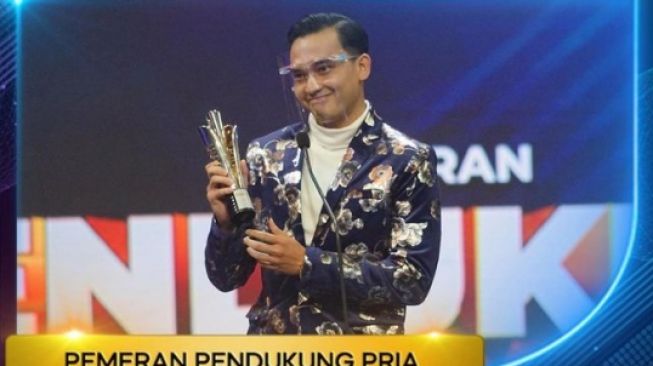 Potret pemain Ikatan Cinta di Acara Penghargaan. [Instagram/ikatancinta.mncp]