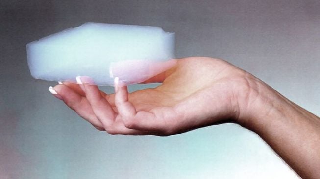 5 Fakta Menarik Aerogel, Benda Padat Paling Ringan di Dunia