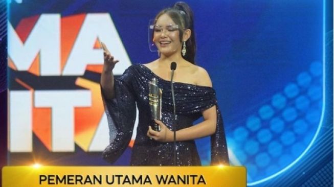 Potret pemain Ikatan Cinta di Acara Penghargaan. [Instagram/ikatancinta.mncp]