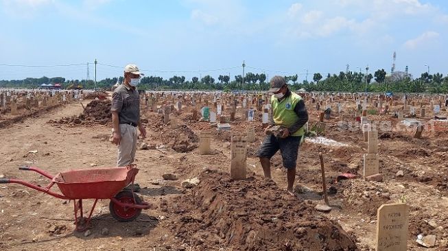 Sejumlah Makam di TPU Rorotan Ambles, Pihak Keluarga Keluhkan Soal Informasi