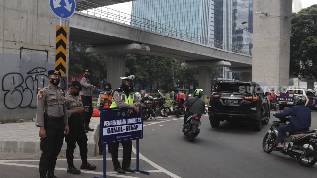 Hari Pertama Tilang Ganjil Genap, 49 Kendaraan Terjaring Razia, Ini Rinciannya