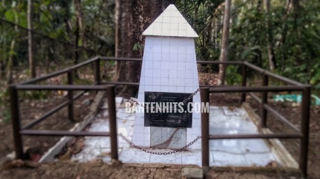 Tugu Peristiwa Tjibaliung terletak di Kampung Dahu Satu, Desa Cihanjuang, Kecamatan Cibaliung, Kabupaten Pandeglang, Provinsi Banten.(BantenHits.com/ Engkos Kosasih)