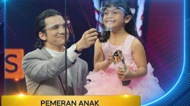 Potret pemain Ikatan Cinta di Acara Penghargaan. [Instagram/ikatancinta.mncp]