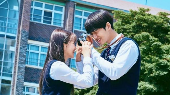 Spoiler Akhir Drama Korea Blue Birthday Yeri Red Velvet dan Hongseok Pentagon