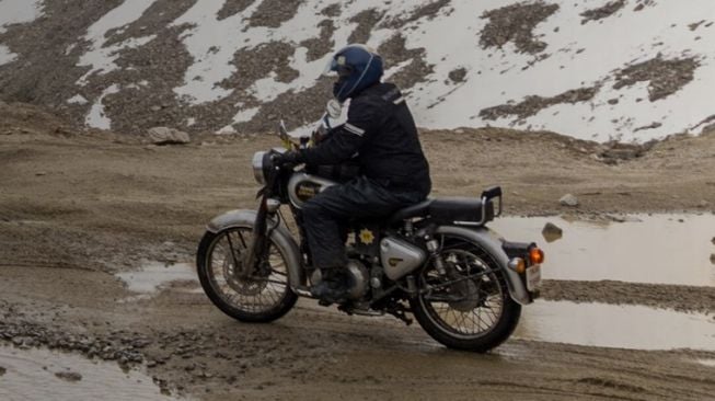 Royal Enfield Classic 350 diajak mengaspal ke dataran tinggi Himalayan Range, Ladakh, Kashmir [Royal Enfield].