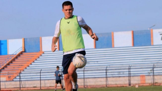 Hadapi Bhayangkara FC, Persela Akhirnya Turunkan Guilherme Batata