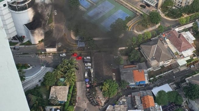 Ada Ledakan di Mal Taman Anggrek, Kepulan Asap Meninggi ke Langit. (Instagram)