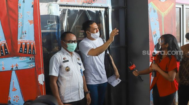 Pedangdut Saipul Jamil saat dirinya keluar dari ruang tahanan di Lembaga Permasyarakatan Cipinang, Jakarta Timur, Kamis (2/9/2021). [Suara.com/Alfian Winanto]