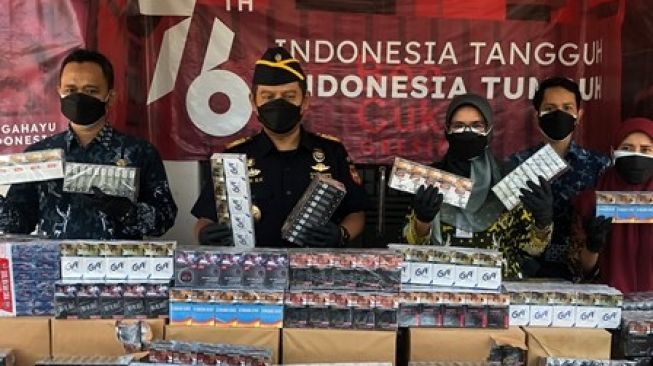 Bea Cukai Gresik Amankan Ratusan Ribu Batang Rokok Ilegal Dijual Bebas di Medsos