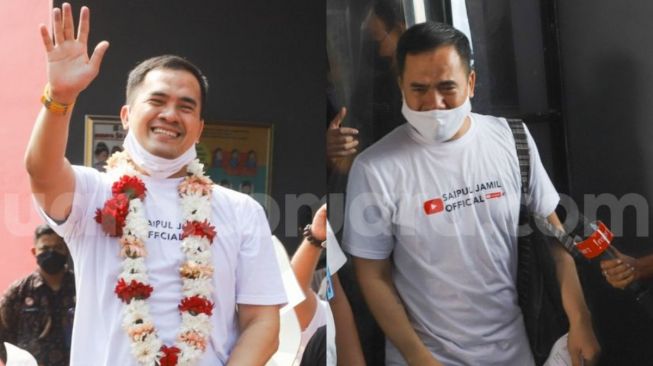 Ekspresi bahagia Pedangdut Saipul Jamil saat meninggalkan Lembaga Permasyarakatan Cipinang, Jakarta Timur, Kamis (2/9/2021). [Suara.com/Alfian Winanto]