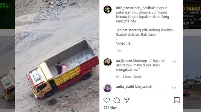 Viral Seorang Pria Salat Dalam Bak Truk Tambang, Warganet: Semoga Bisa Istiqomah Juga