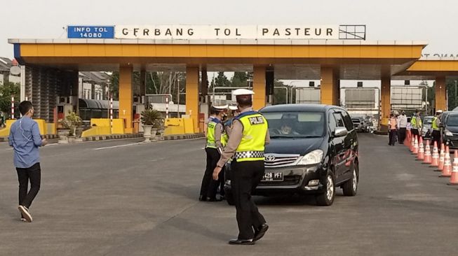 Ribuan Kendaraan Gagal Masuk Kota Bandung Sepanjang Akhir Pekan Kemarin