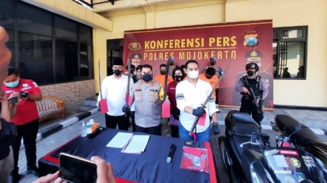 Geng Motor Pelaku Pembacokan Remaja Mojokerto Diringkus, Awalnya Garang Jadi Lemas