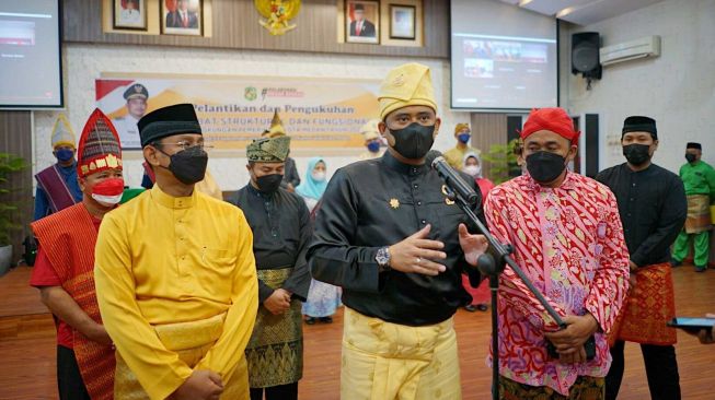 Wajibkan ASN Pakai Baju Adat Setiap Jumat, Langkah Bobby Bangkitkan Budaya Nasional