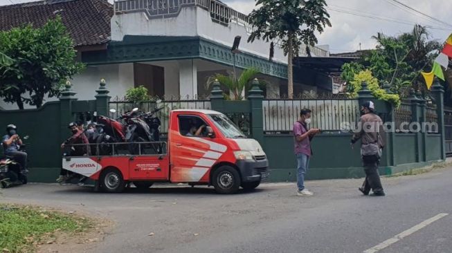 Ganti Rugi Tol, Banyak Sales Kendaraan Bermotor Serbu Kampung Miliarder Baru di Sleman