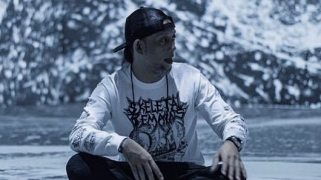 Biografi Profil Biodata Eben Burgerkill meninggal dunia instagram ig Pendiri Grup Musik Rock Wikipedia Indonesia