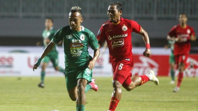 Suasana laga Liga 1 2021-2022 antara PSS Sleman vs Persija Jakarta di Stadion Pakansari, Bogor, Minggu (5/9/2021) malam. [ANTARA FOTO/Yulius Satria Wijaya]