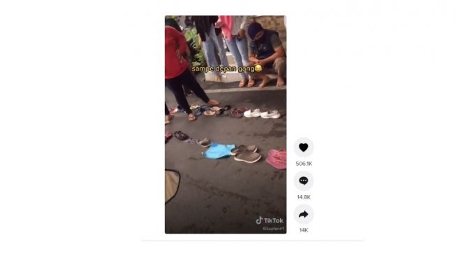 Sandal antre vaksin. [TikTok]