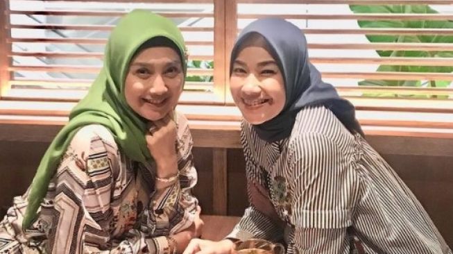 Curhat Alya Rohali Bantu Desy Ratnasari Cari Jodoh: Gak Berhasil Juga