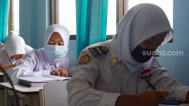 Soal Sekolah Tatap Muka di Depok, DPRD: Protokol Kesehatan Saja Tidak Cukup
