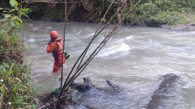 Hanyut hingga 200 Meter, Mahasiswi Tewas usai Berenang di Tempat Wisata Kolam Abadi