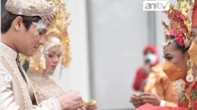 Momen Ngunduh Mantu Lesti Kejora dan Rizky Billar. [Instagram/antv_official]