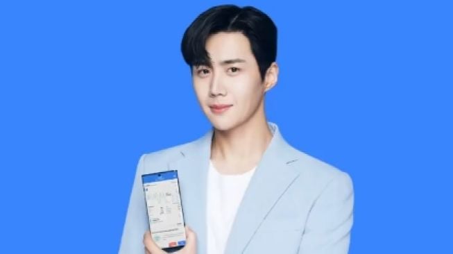 Artis Korea jadi brand ambassador produk Indonesia. [Instagram/ajaib_investasi]