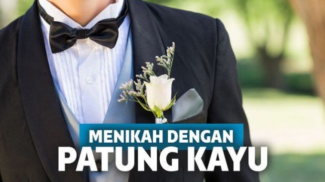 Tak Kunjung Juga Dapat Jodoh, Seorang Ayah Nikahkan Anaknya dengan Patung 