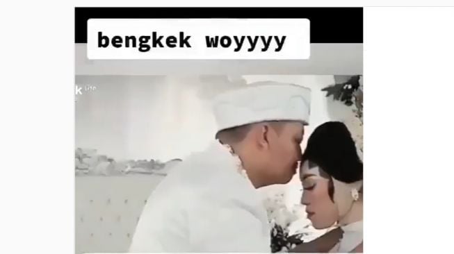 Kocak, Make-up Pengantin Wanita ini Nempel ke Wajah Suami saat Cium Kening